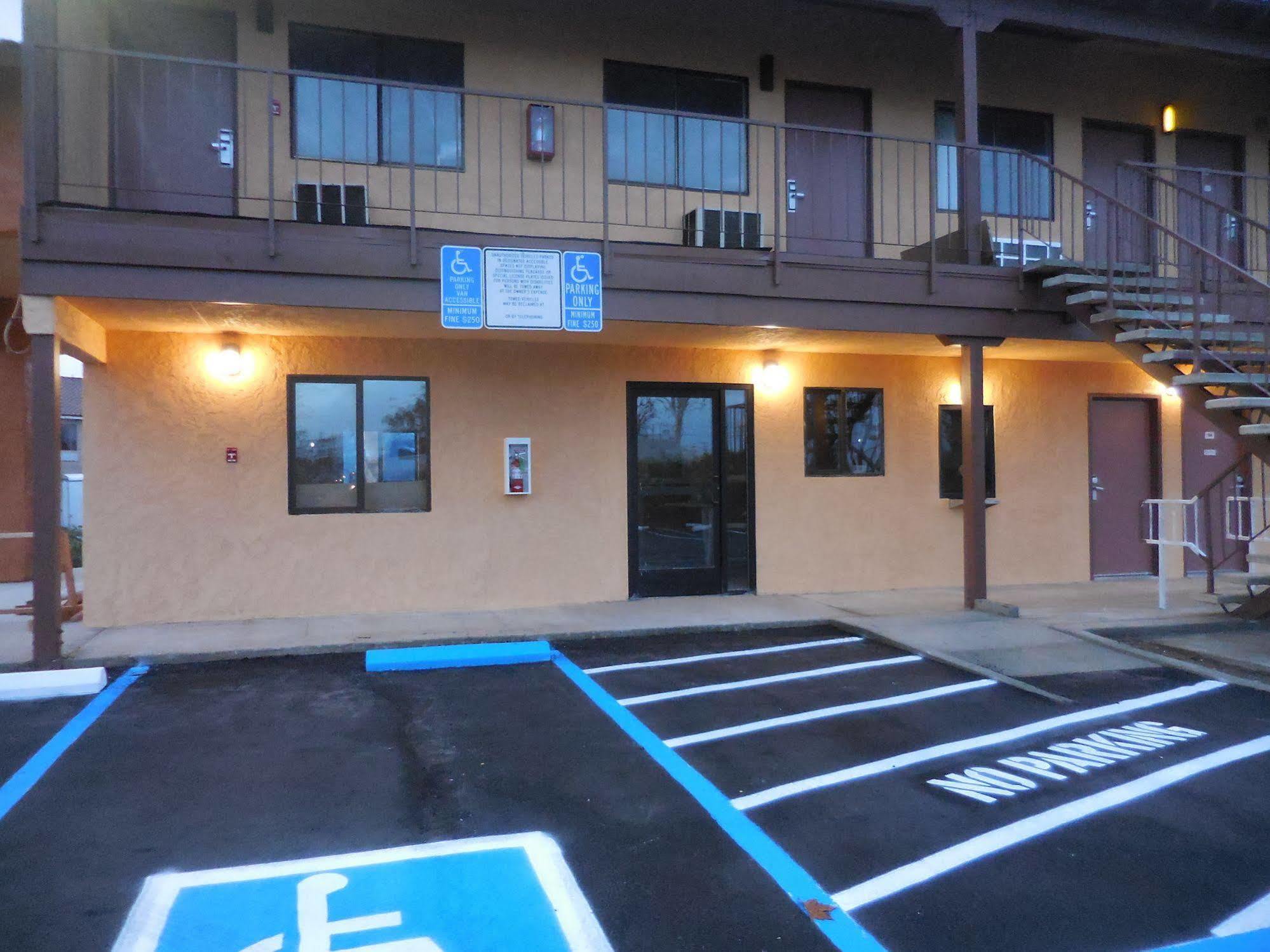Best Economy Inn & Suites Bakersfield Exterior foto